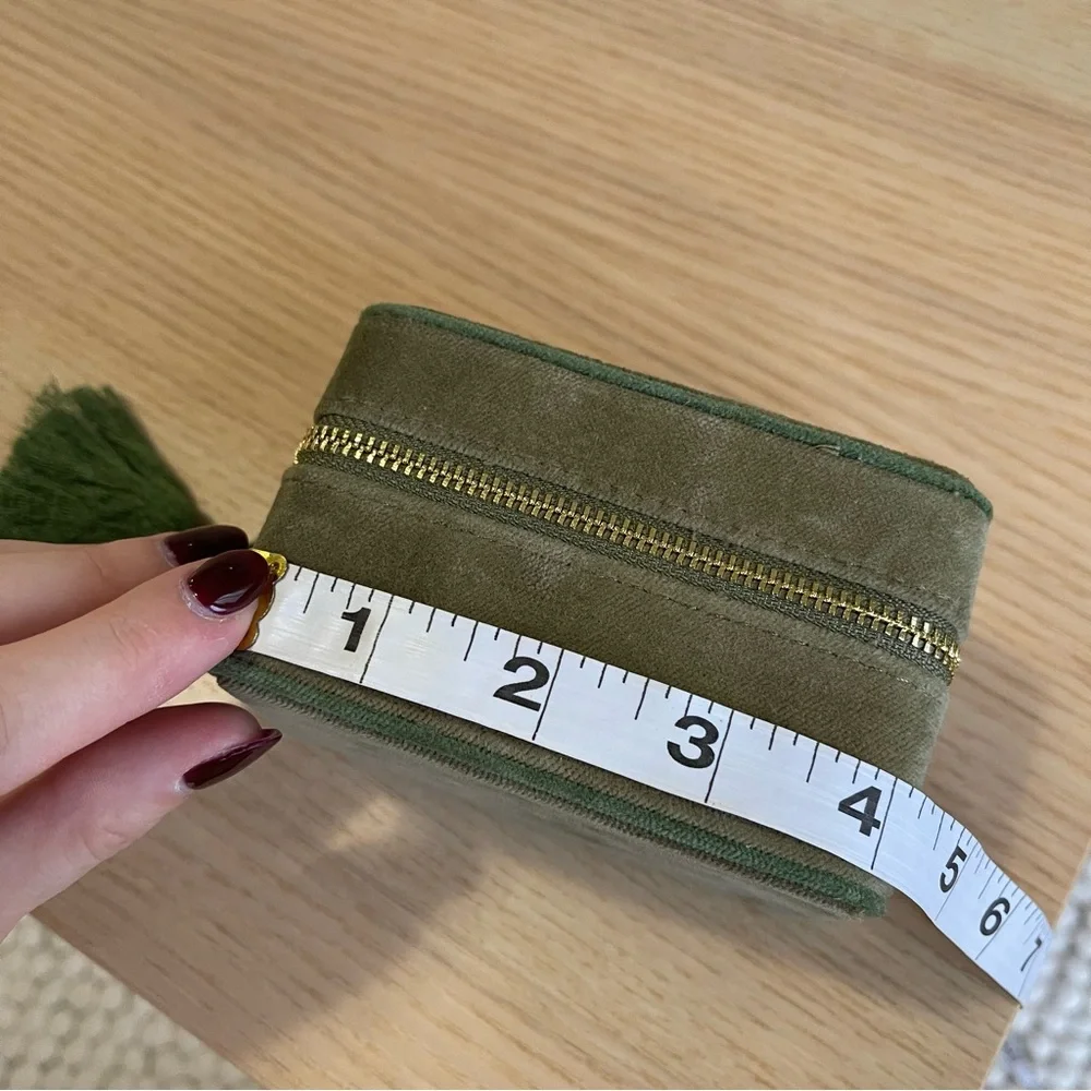 Sezane Velvet Jewelry Box - Picture 4 of 6